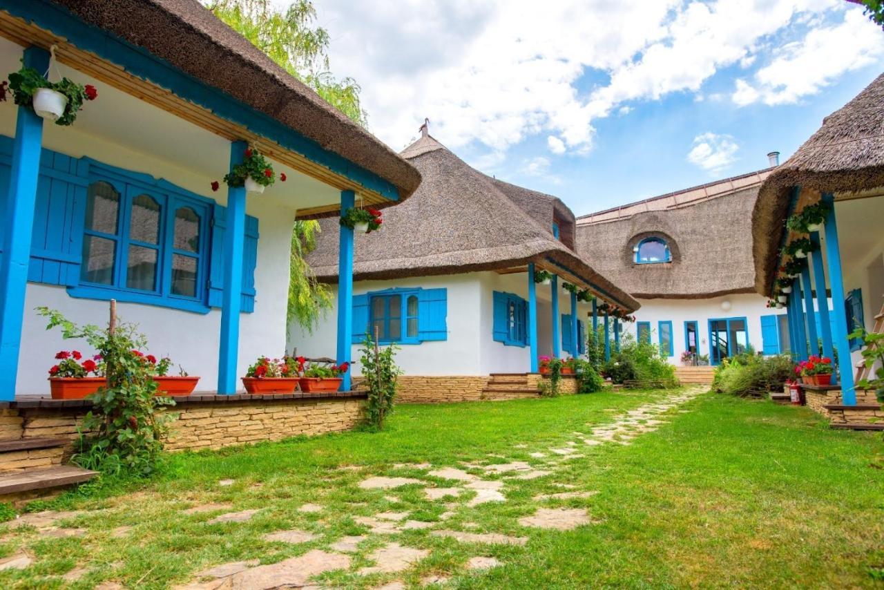 5 Chirpici - Small Traditional Resort Муригьол Екстериор снимка