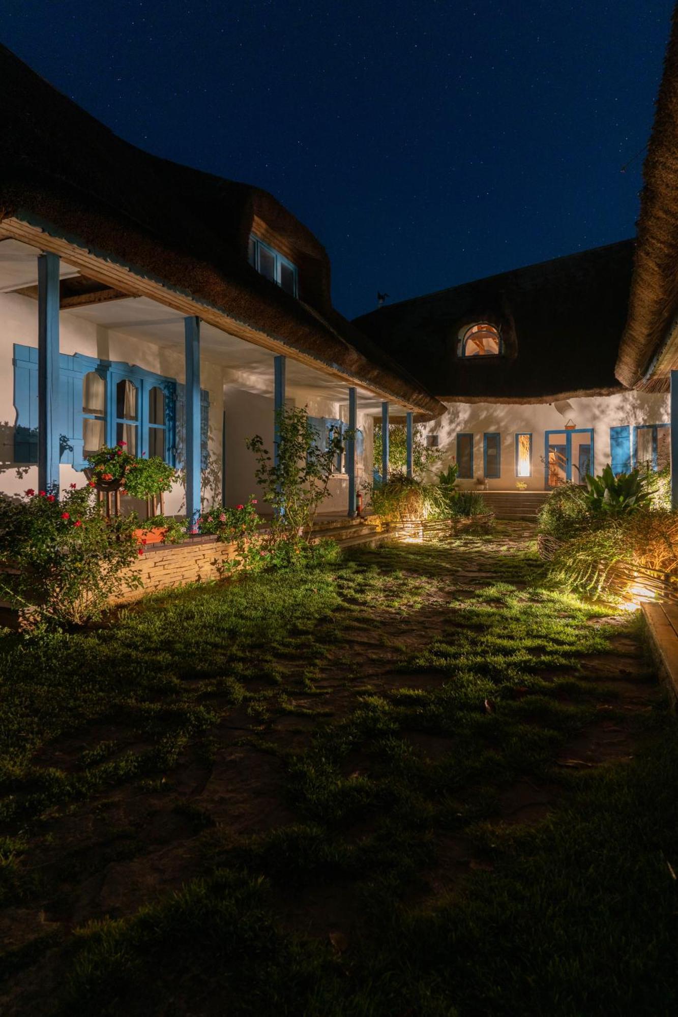 5 Chirpici - Small Traditional Resort Муригьол Екстериор снимка