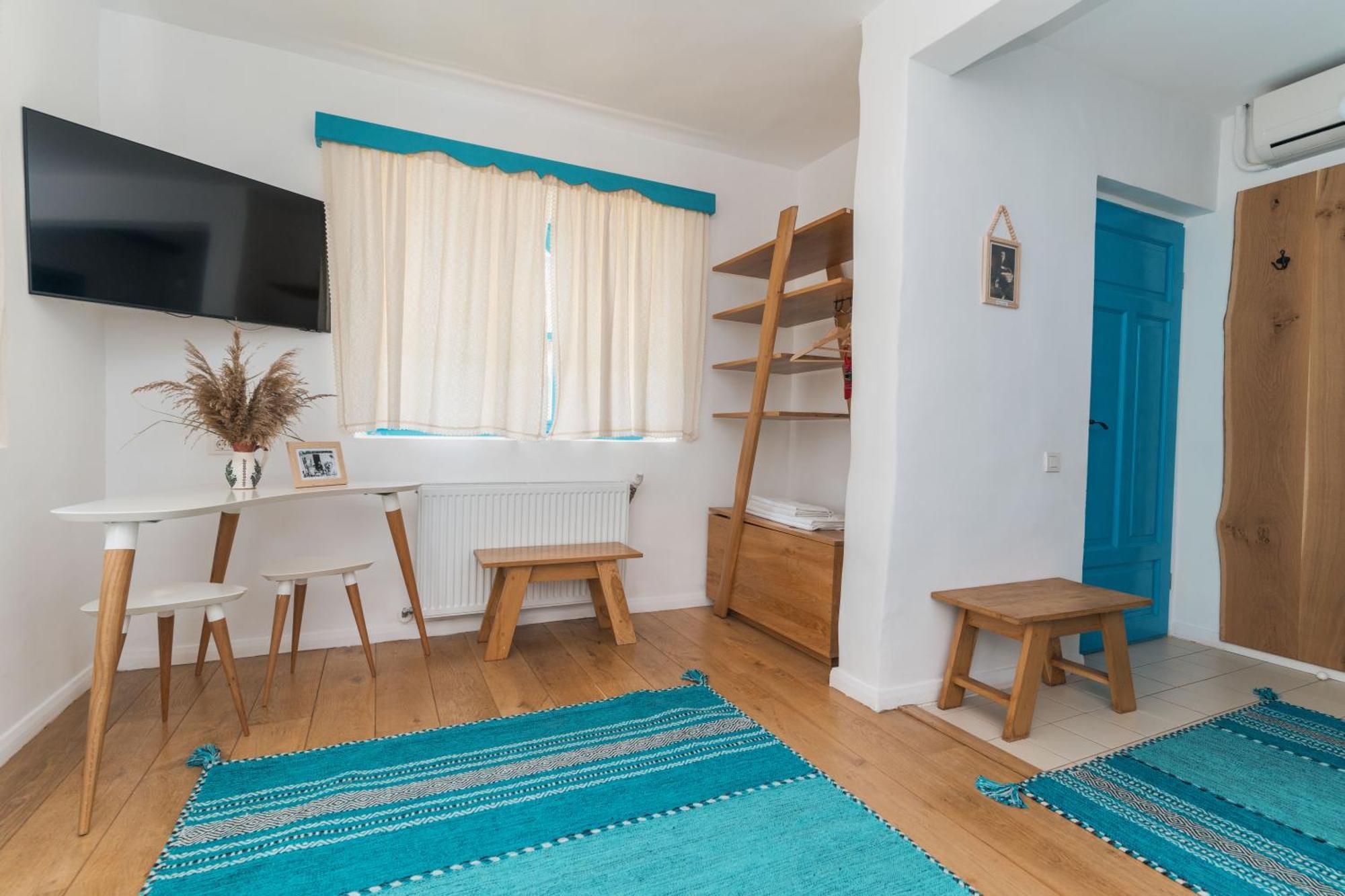 5 Chirpici - Small Traditional Resort Муригьол Екстериор снимка
