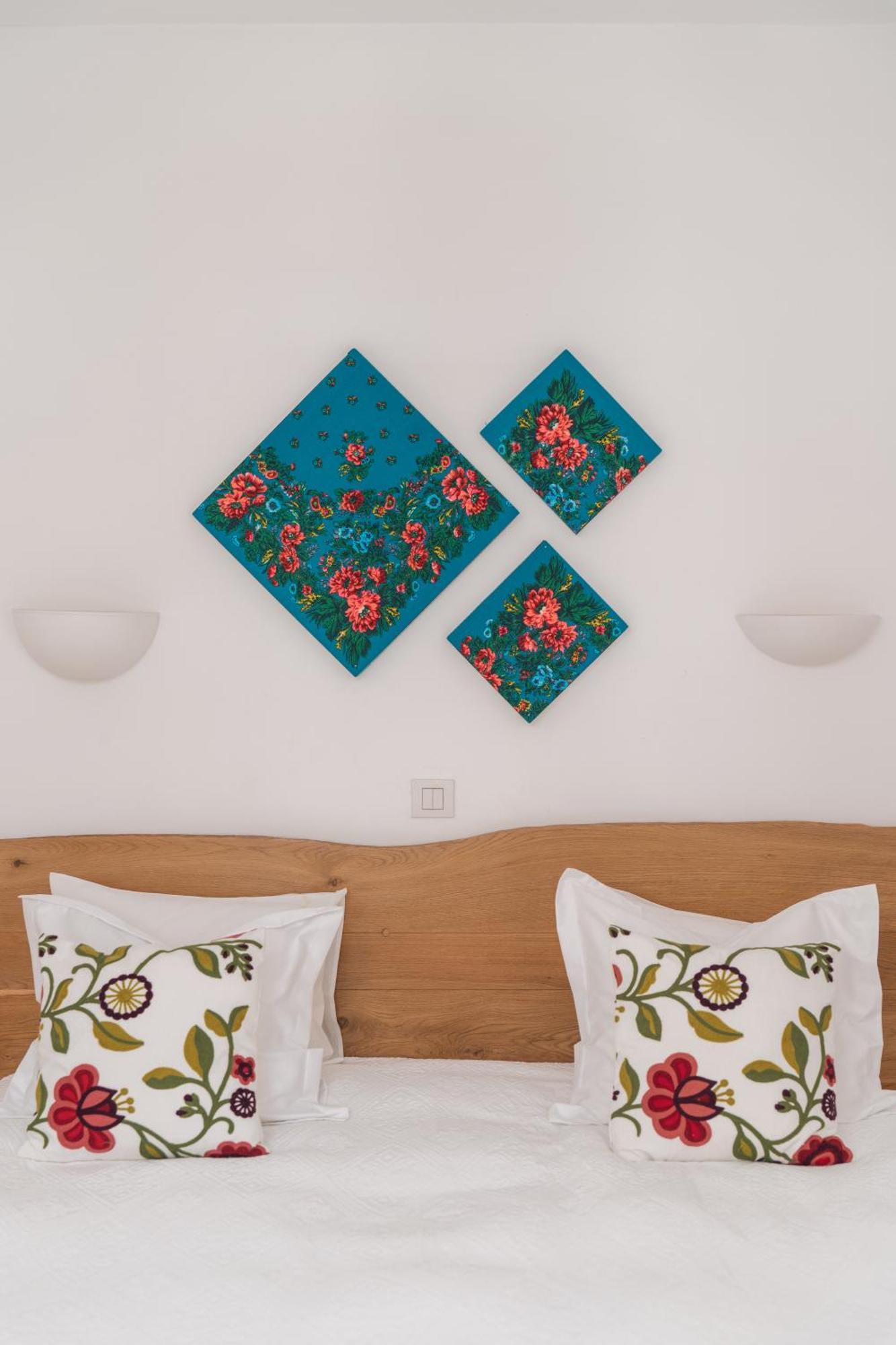 5 Chirpici - Small Traditional Resort Муригьол Екстериор снимка